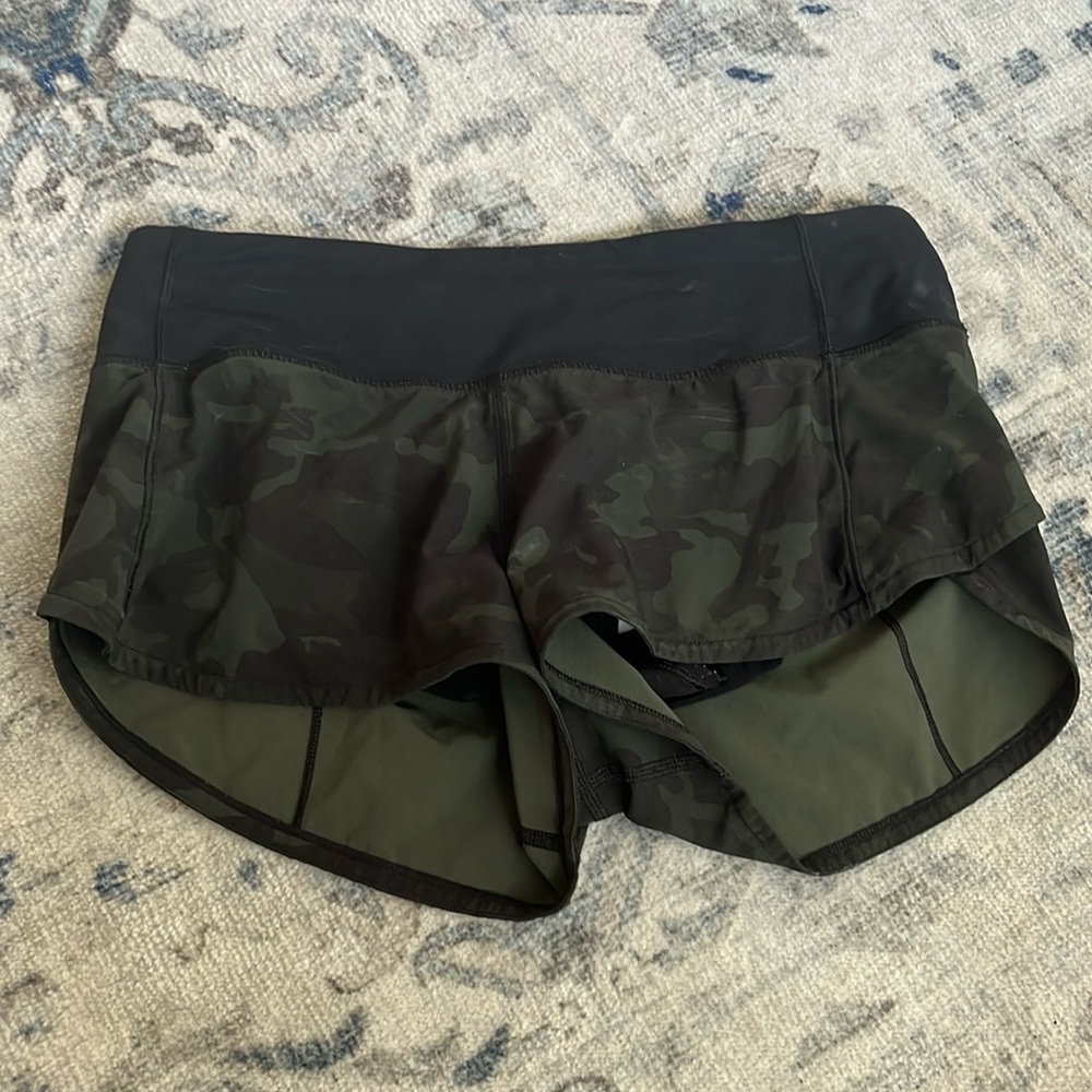 Lulu short camo shorts